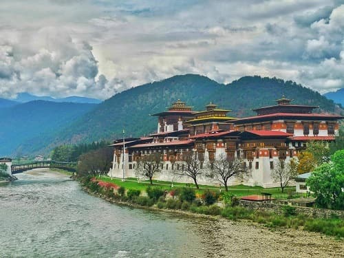 Punakha Festival Tour – 8 Days Bhutan Cultural & Dzong Experience